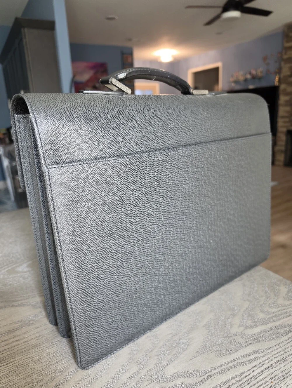 Authentic Louis Vuitton Luxury Men's Briefcase - Black/grey Leather